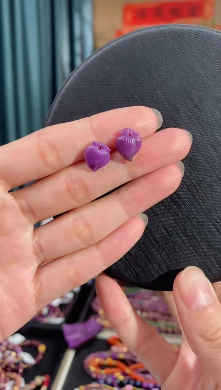 【闪购商品】苏纪石（舒俱来）耳钉18K金镶嵌130