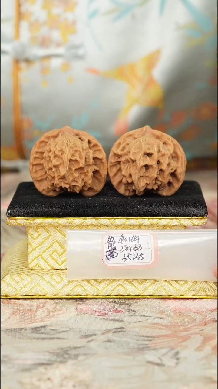 【闪购商品】文玩核桃把件盘山公子帽