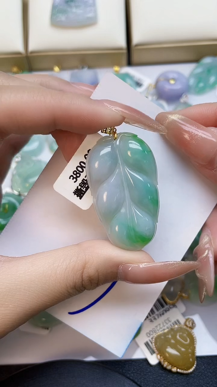 【闪购商品】翡翠颈饰18K金镶嵌00000000