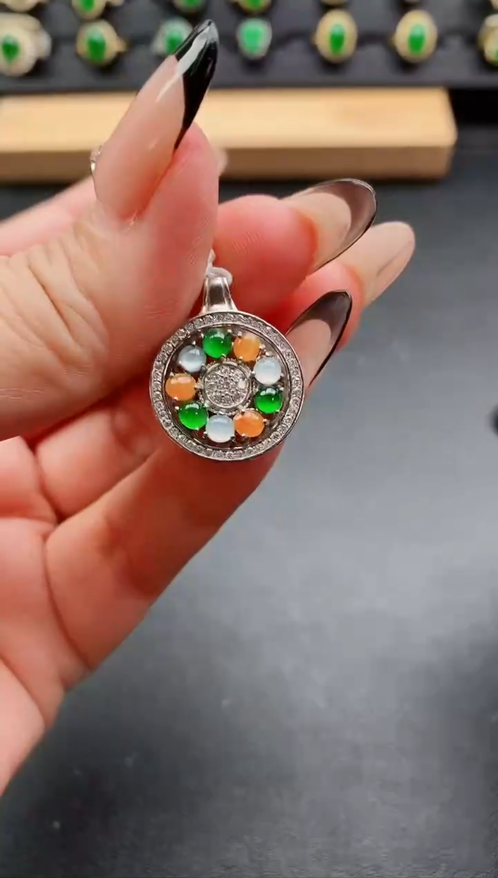 吊坠(赠链)银S925镶嵌翡翠1