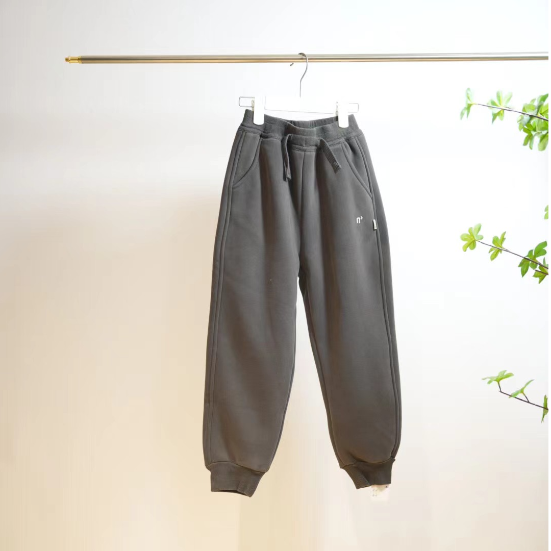 3-715-儿童秋冬字母n刺绣休闲加绒螺纹束脚裤S