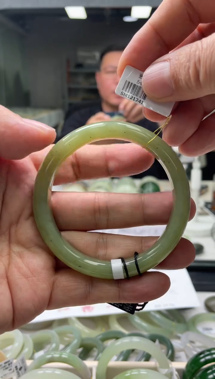 【闪购商品】和田玉手镯未镶嵌编码1241 圈口62-63