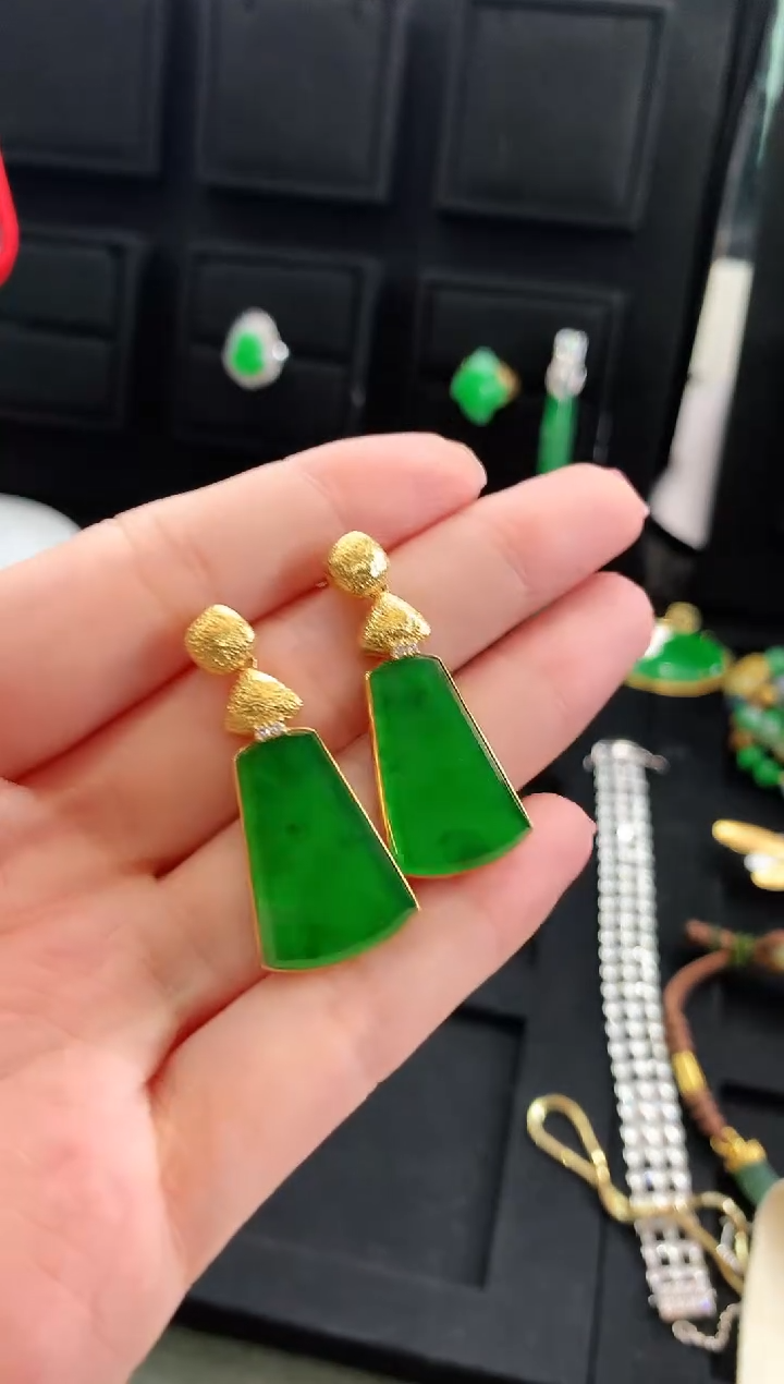 【闪购商品】翡翠耳饰18K金镶嵌耳饰