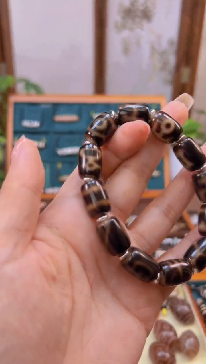 合金颈饰玛瑙/玉髓（覆膜）32.（微瑕）