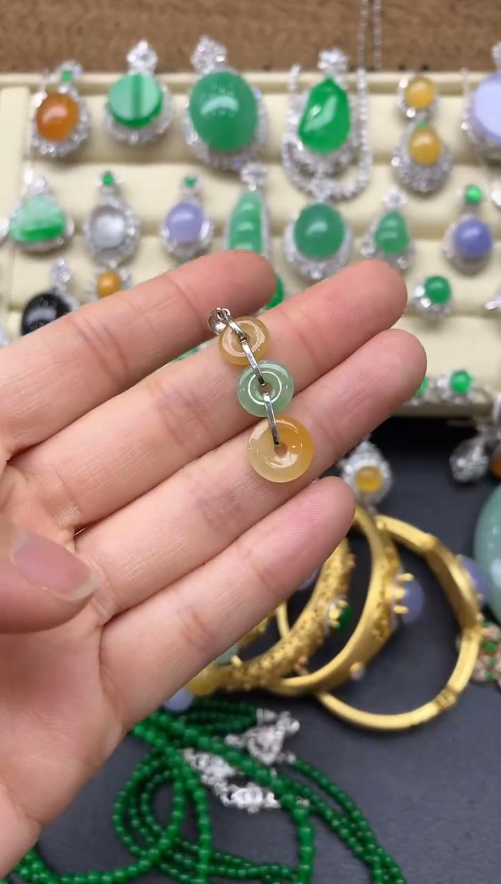 翡翠18K金镶嵌颈饰100-中国好珍宝