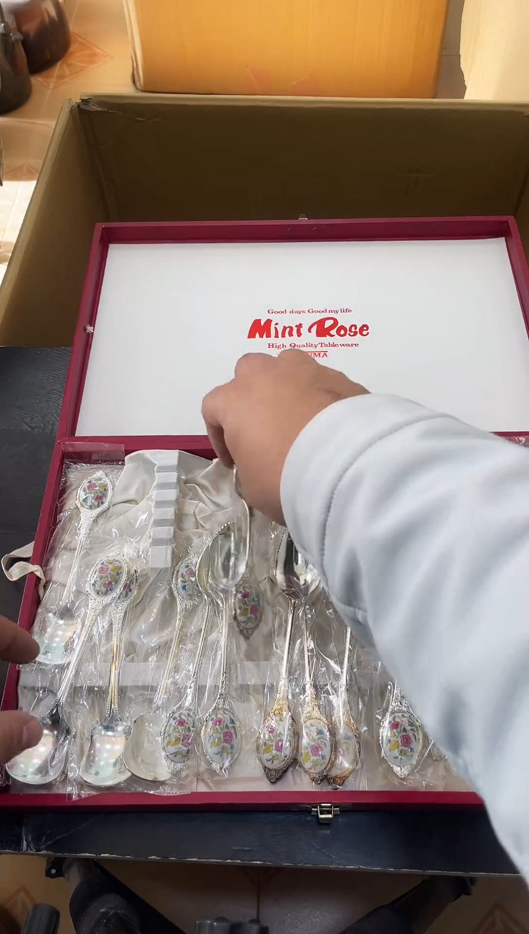  如图所示 阁集工艺品