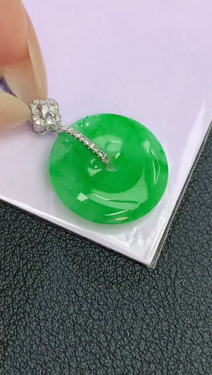 颈饰18K金镶嵌翡翠赠礼盒证书 麦麦