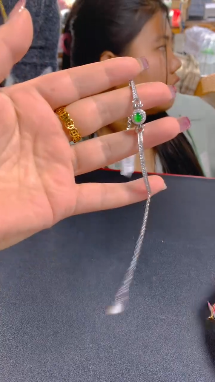 【闪购商品】翡翠手链未镶嵌0749475066