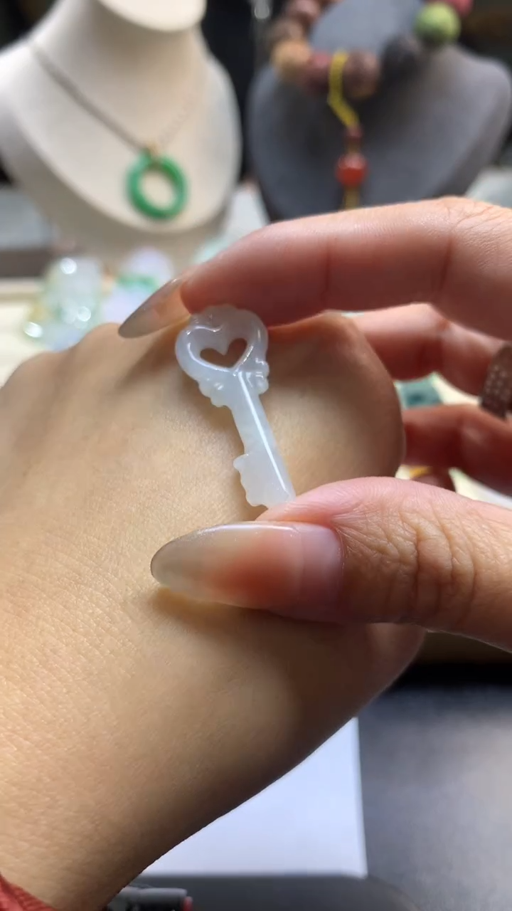 【闪购商品】定制翡翠未镶嵌翡翠