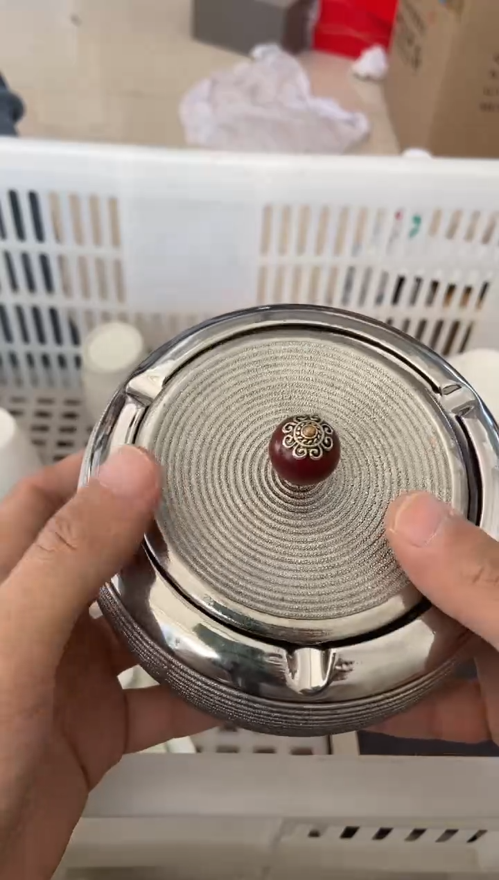 无运费险有瑕疵的摄影的产品有使用过的痕迹有点脏介意勿拍