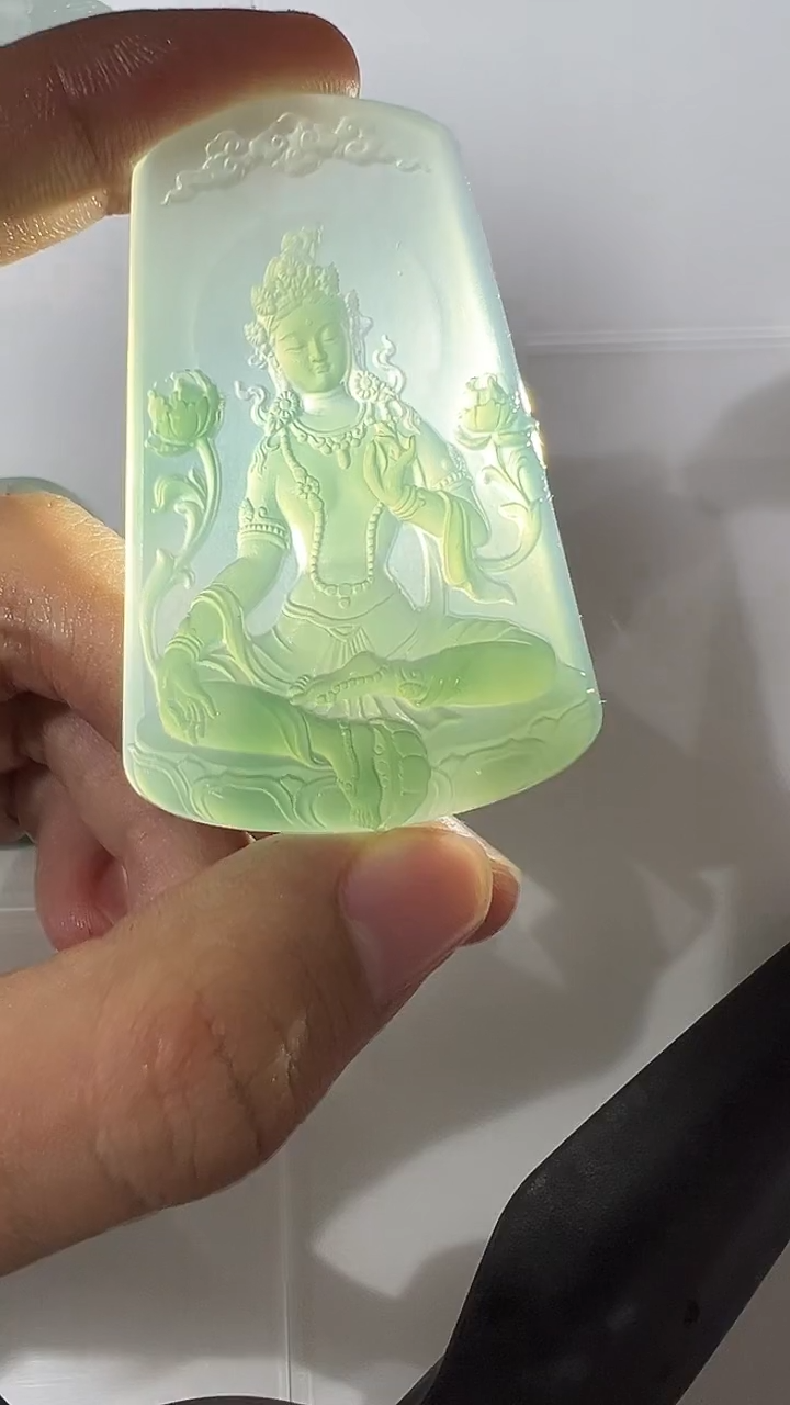 定制翡翠未镶嵌观音