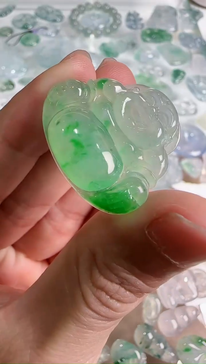 【闪购商品】翡翠吊坠(不含链)未镶嵌··