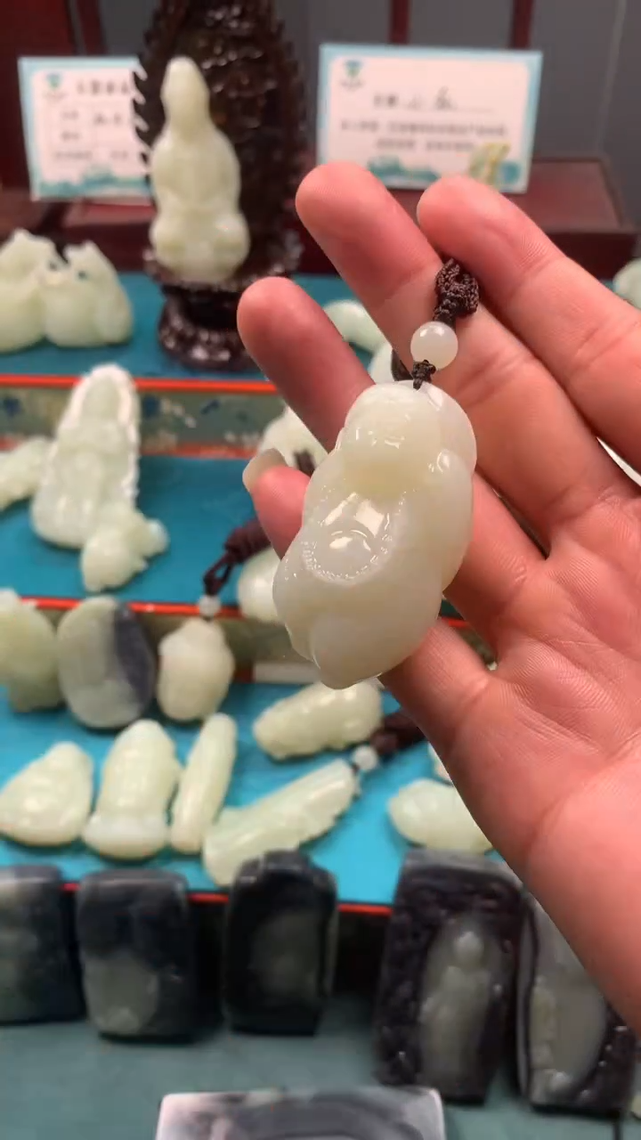 颈饰未镶嵌和田玉司**雪 