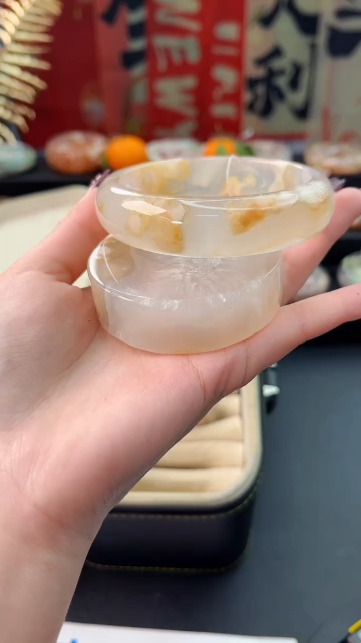 【闪购商品】石英质玉手镯未镶嵌赠送镯心（63圈口）
