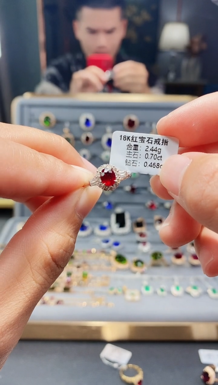 【闪购商品】红宝石戒指18K金镶嵌0.70.