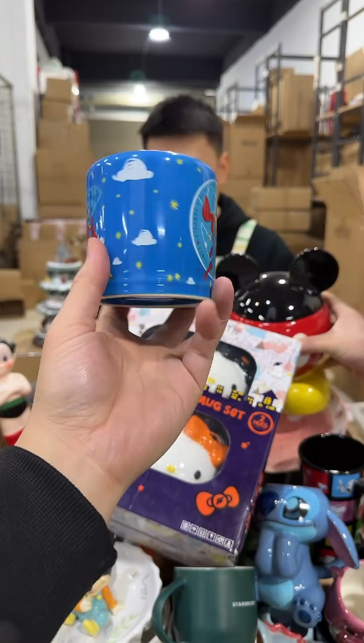 瓷片小号蓝色超人钱罐