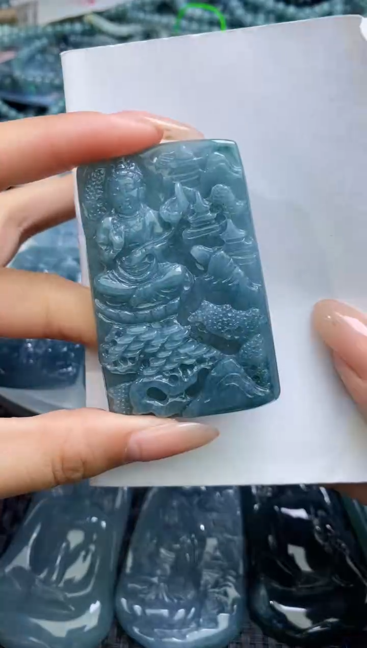 【闪购商品】翡翠颈饰未镶嵌           