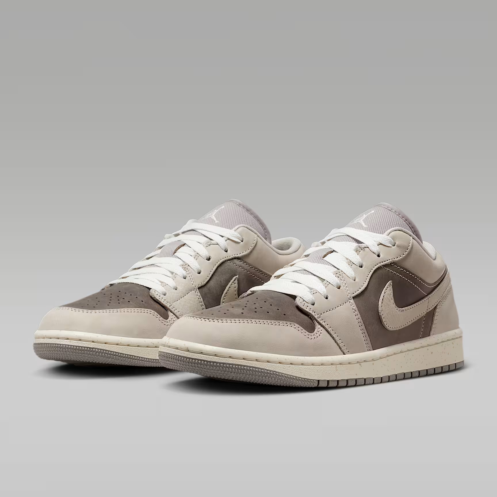 NIKE/耐克官方正品AJ1棕黑色男女款休闲百搭运动鞋IB7011-001