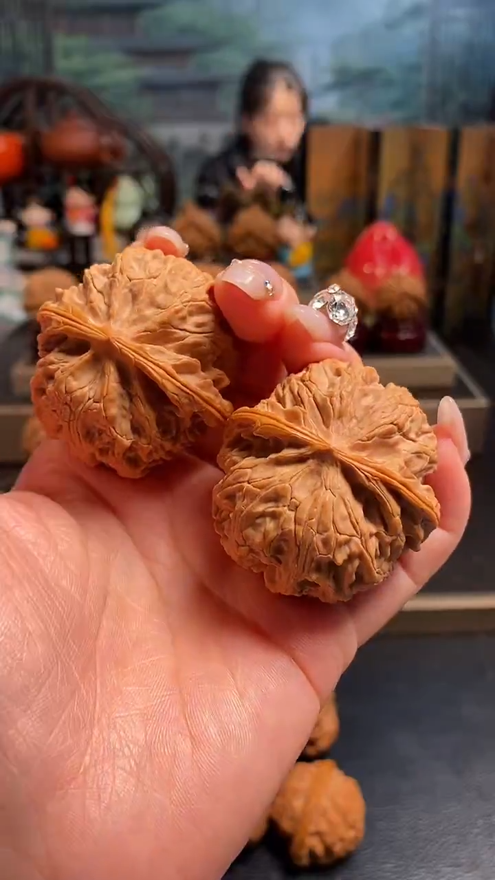 【闪购商品】文玩核桃吊坠K28苹果园43