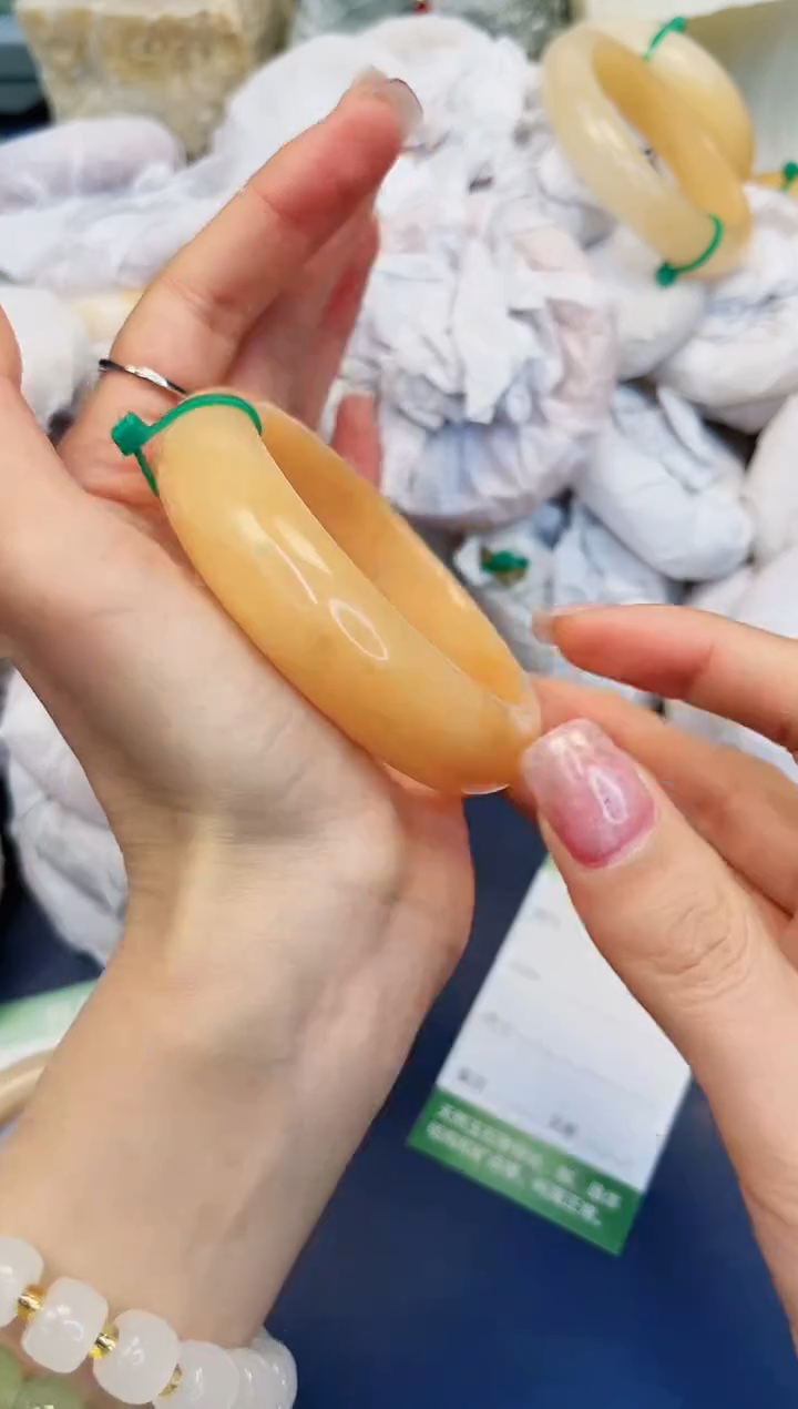 【闪购商品】石英质玉手镯未镶嵌464