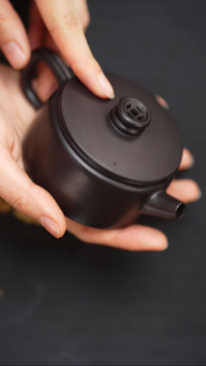 【闪购商品】紫砂茶壶东篱还原烧铜钱光素汉瓦150CC