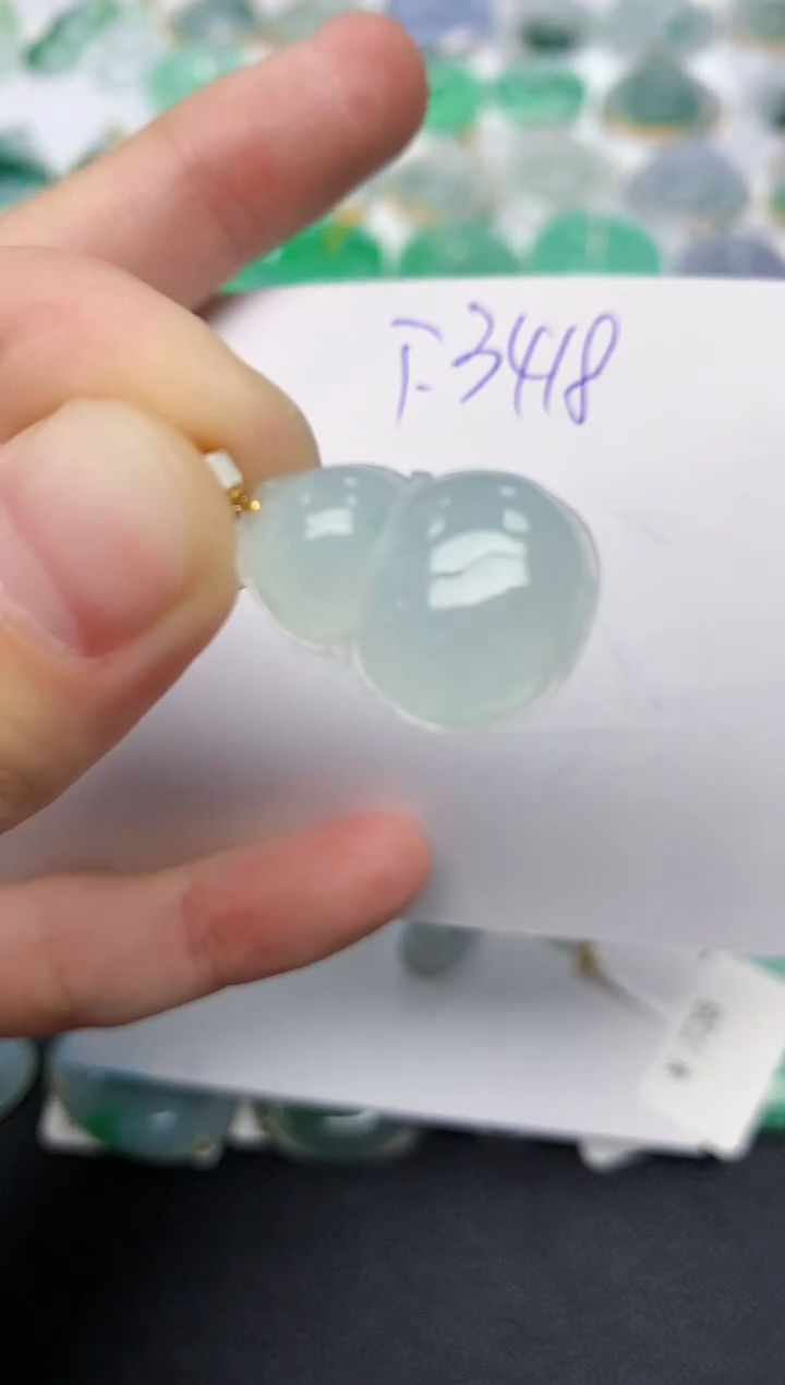 颈饰18K金镶嵌翡翠 天然缅甸A货翡翠百元以上9元证书费自理