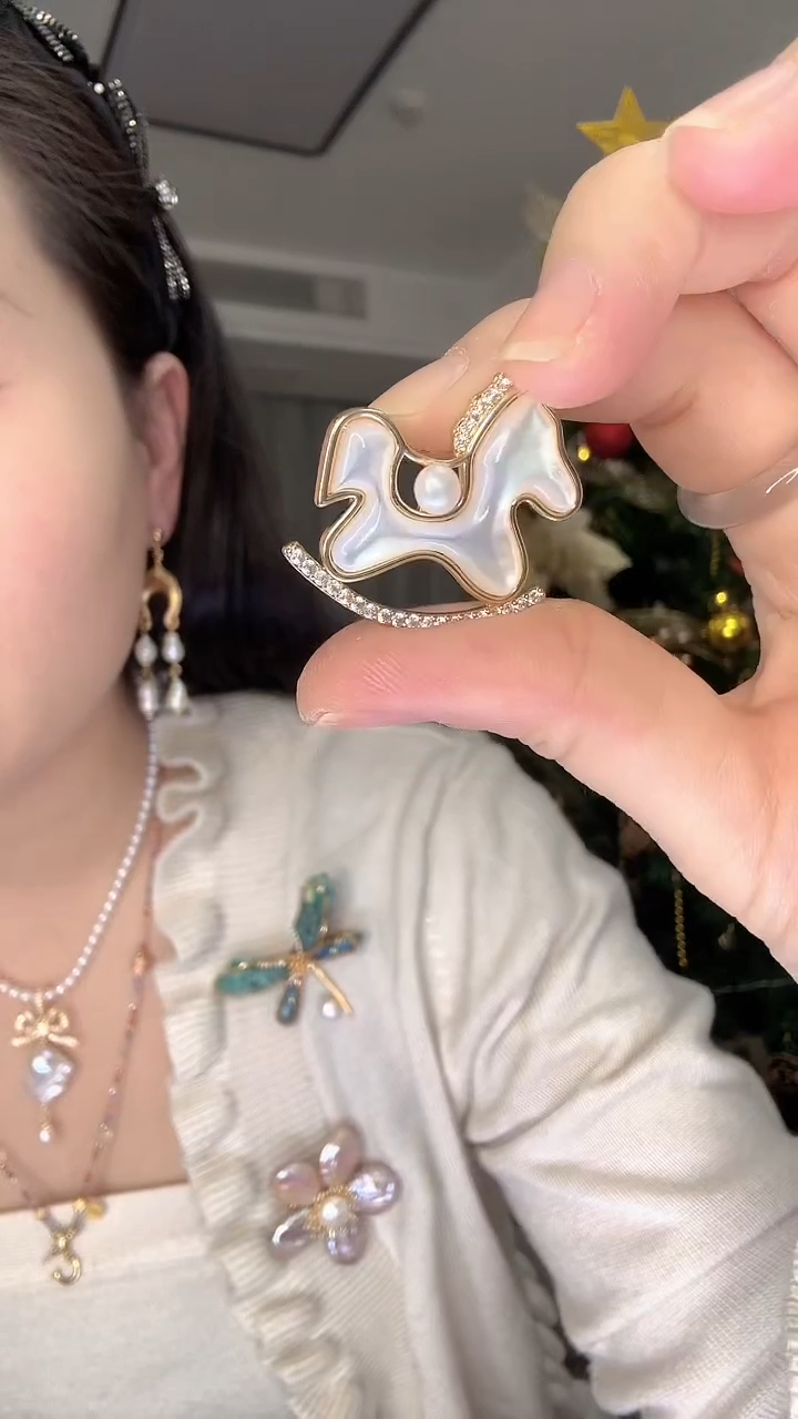 未镶嵌胸饰淡水珍珠小马胸针