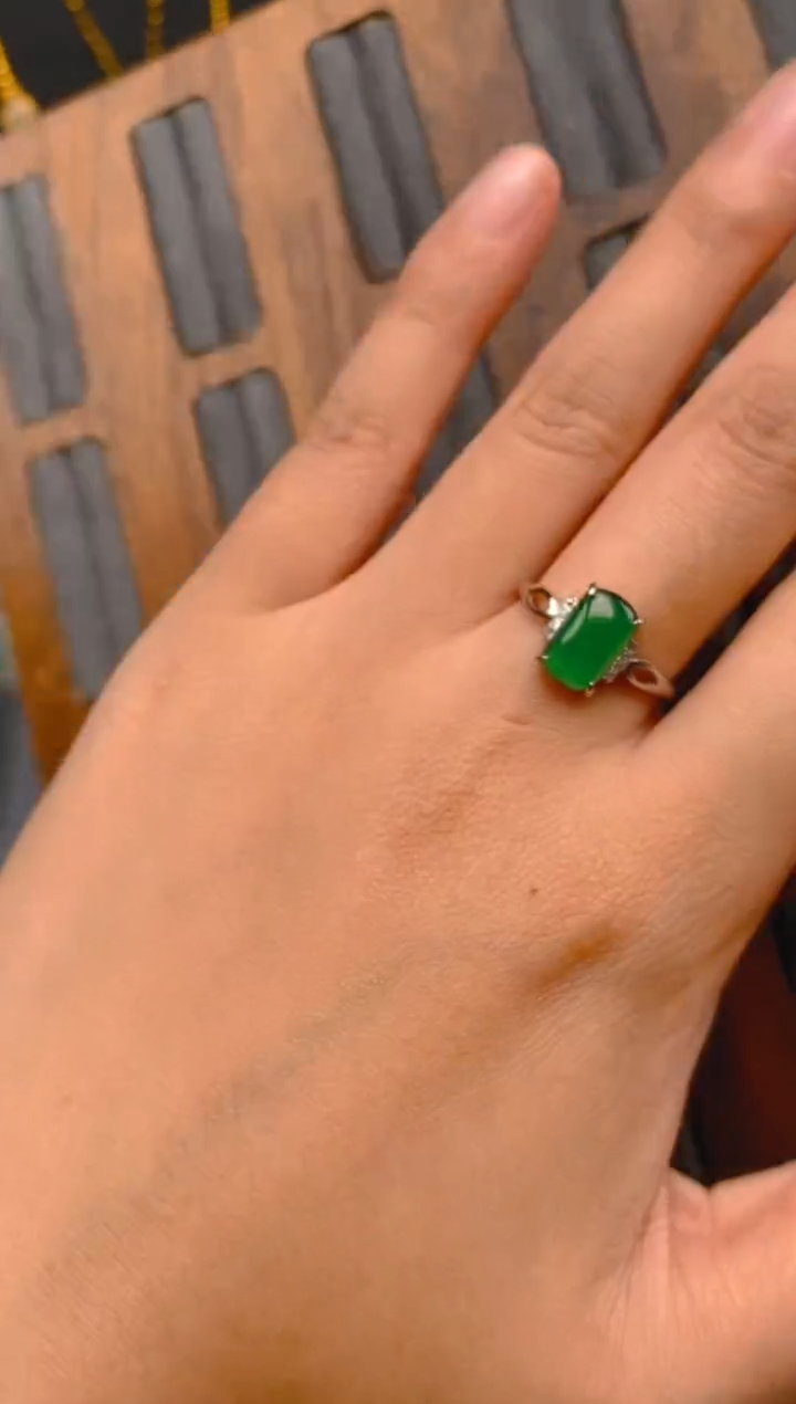 翡翠银S925镶嵌戒指马鞍戒指