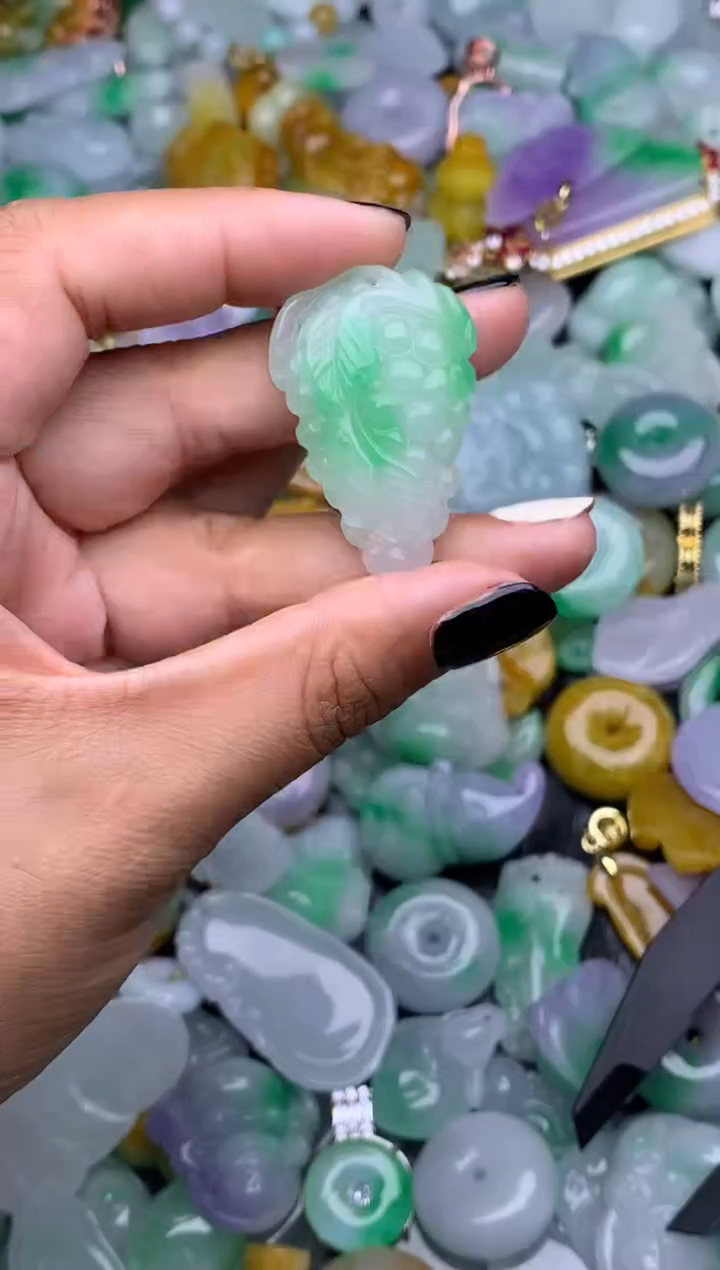 翡翠未镶嵌颈饰天然缅甸翡翠吊坠