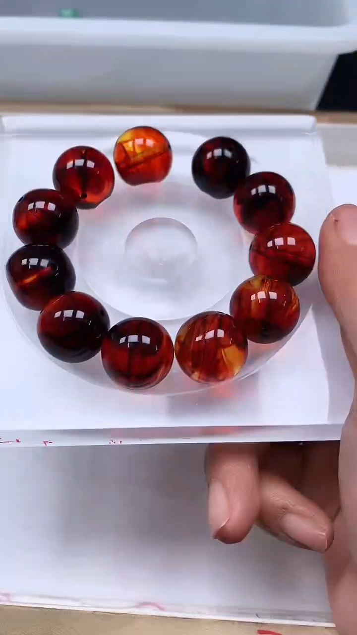 裸石血珀未镶嵌M117 血 珀18mm2个9.9元