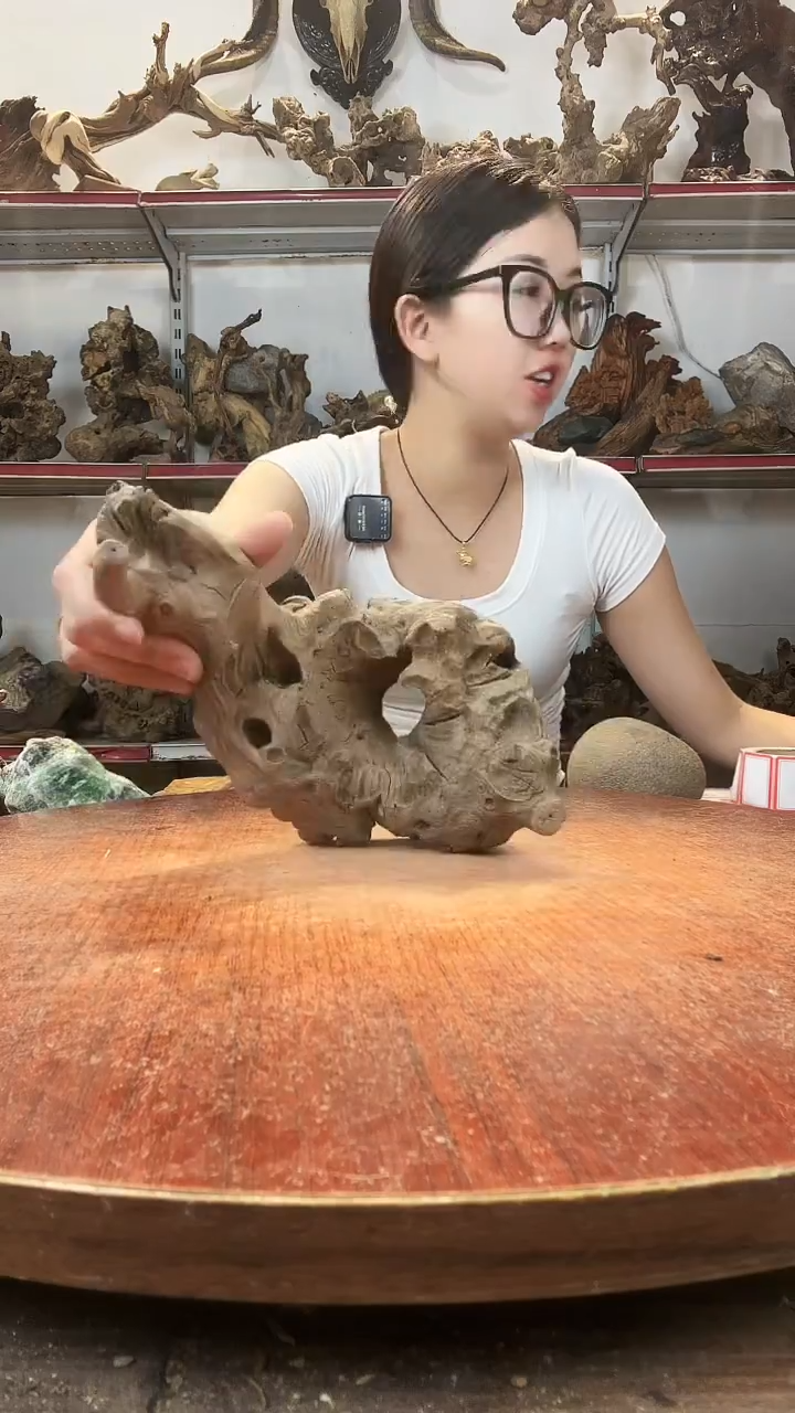 木心**碍黄荆随型风化镂空底座摆件无漆无蜡