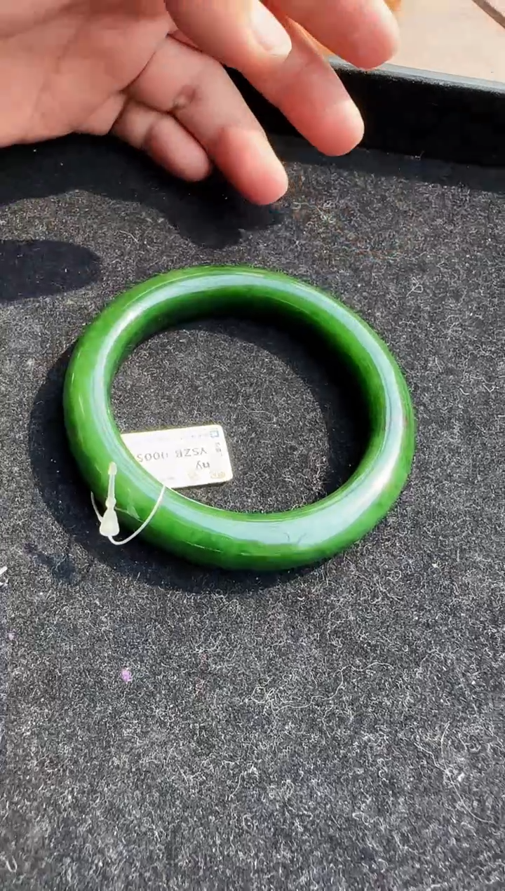 【闪购商品】和田玉手镯未镶嵌俄七61圈口