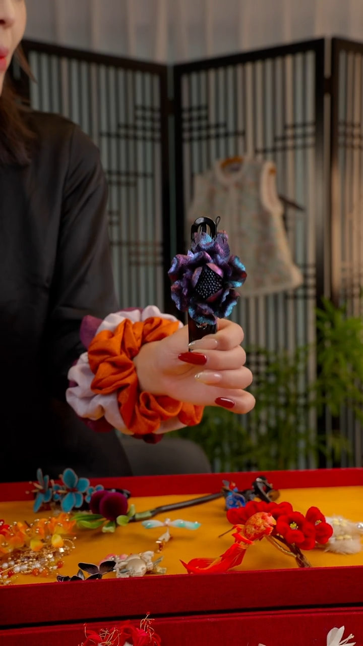 刺绣非遗绒花手工饰品