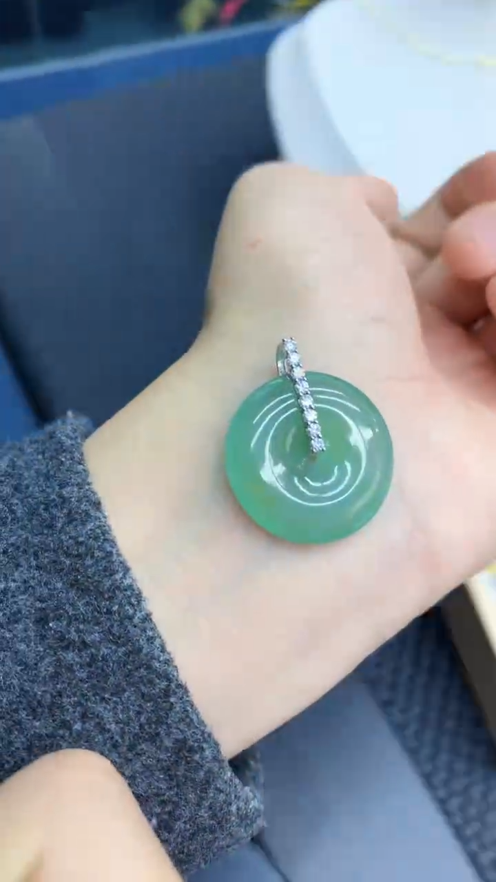 【闪购商品】翡翠颈饰18K金镶嵌            8