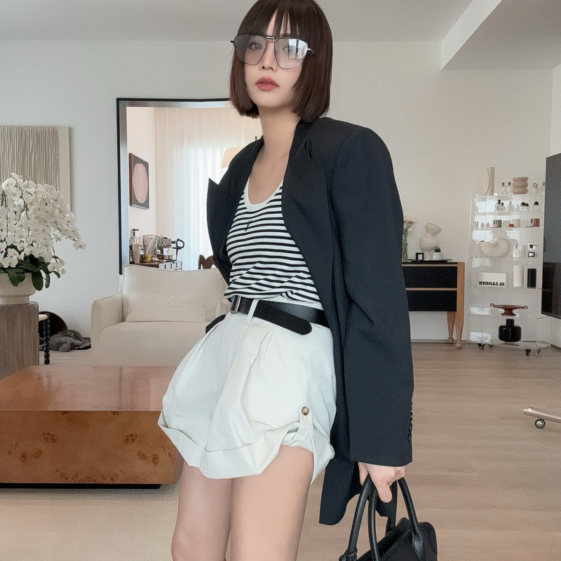 【rarer rarer】25春季设计感纯色卷边浅灰色短裤 2502039