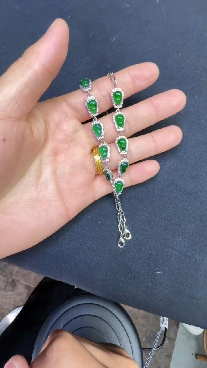 【闪购商品】翡翠戒指未镶嵌手链多样性发其一