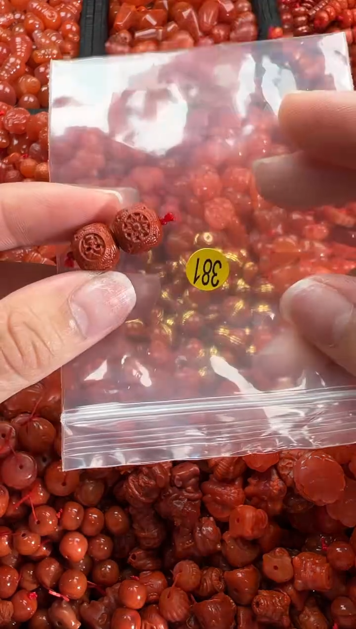 【闪购商品】南红玛瑙颈饰未镶嵌1