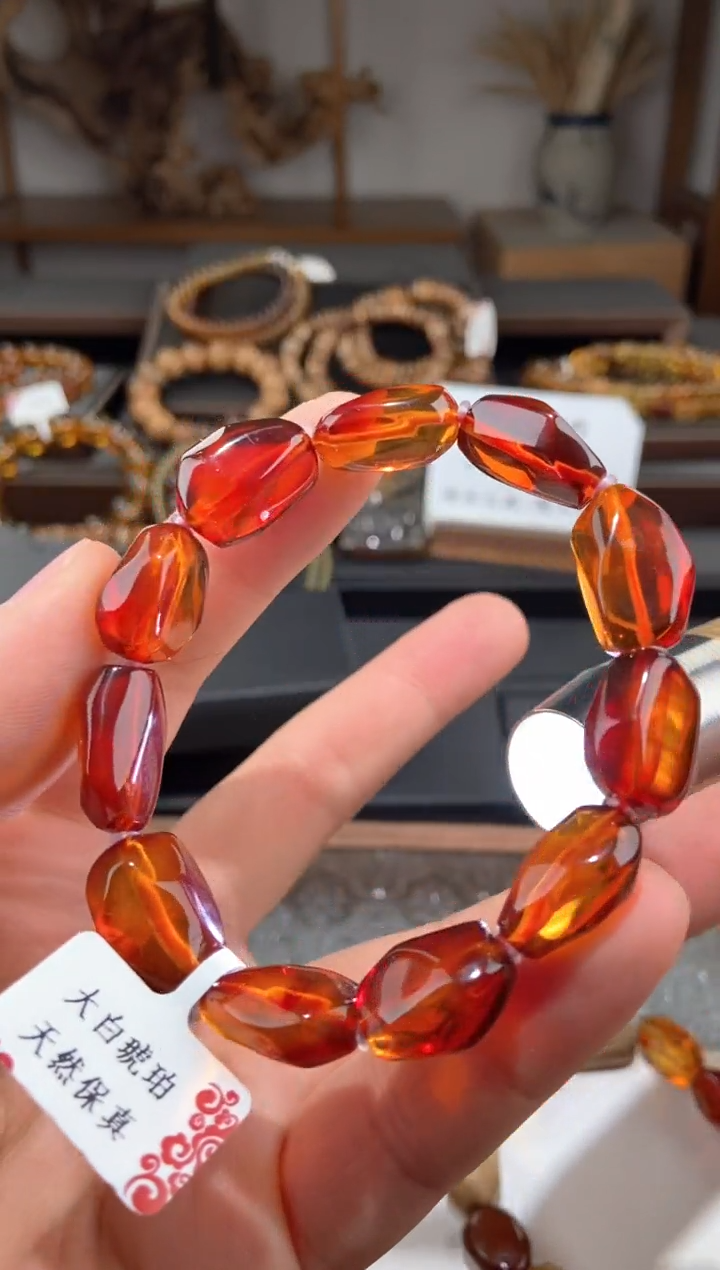 【闪购商品】琥珀颈饰未镶嵌樱桃红血珀随形手串
