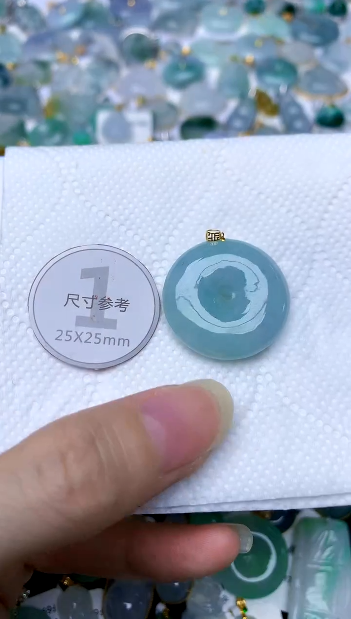 颈饰18K金镶嵌翡翠天然A货翡翠