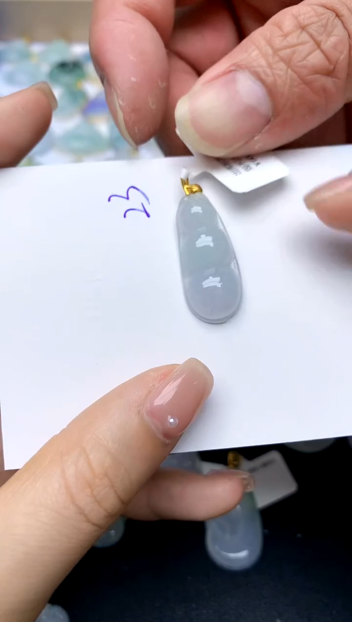 【闪购商品】翡翠颈饰18K金镶嵌23天然A货翡翠