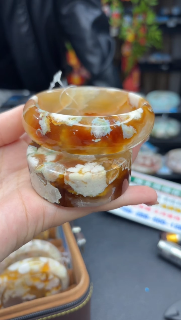 【闪购商品】石英质玉手镯未镶嵌244（63圈赠送镯心）