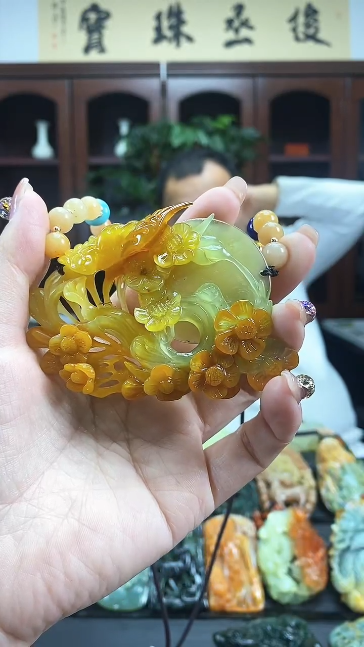 【闪购商品】蛇纹石玉吊坠未镶嵌·