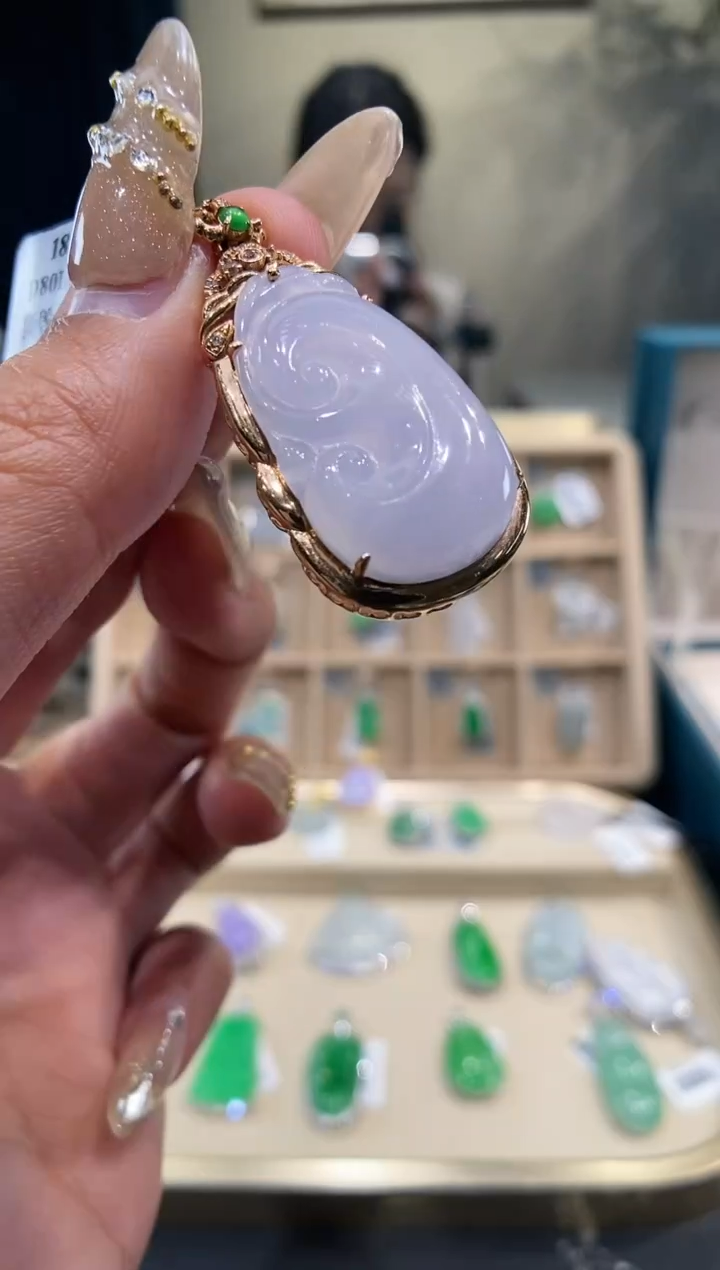 【闪购商品】翡翠吊坠(不含链)18K金镶嵌如意