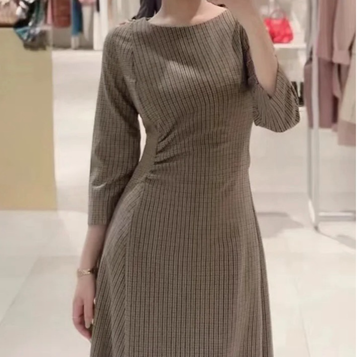 全新未使用 MaxMara MaxMara女士咖色格子圆领连衣裙152910时尚  