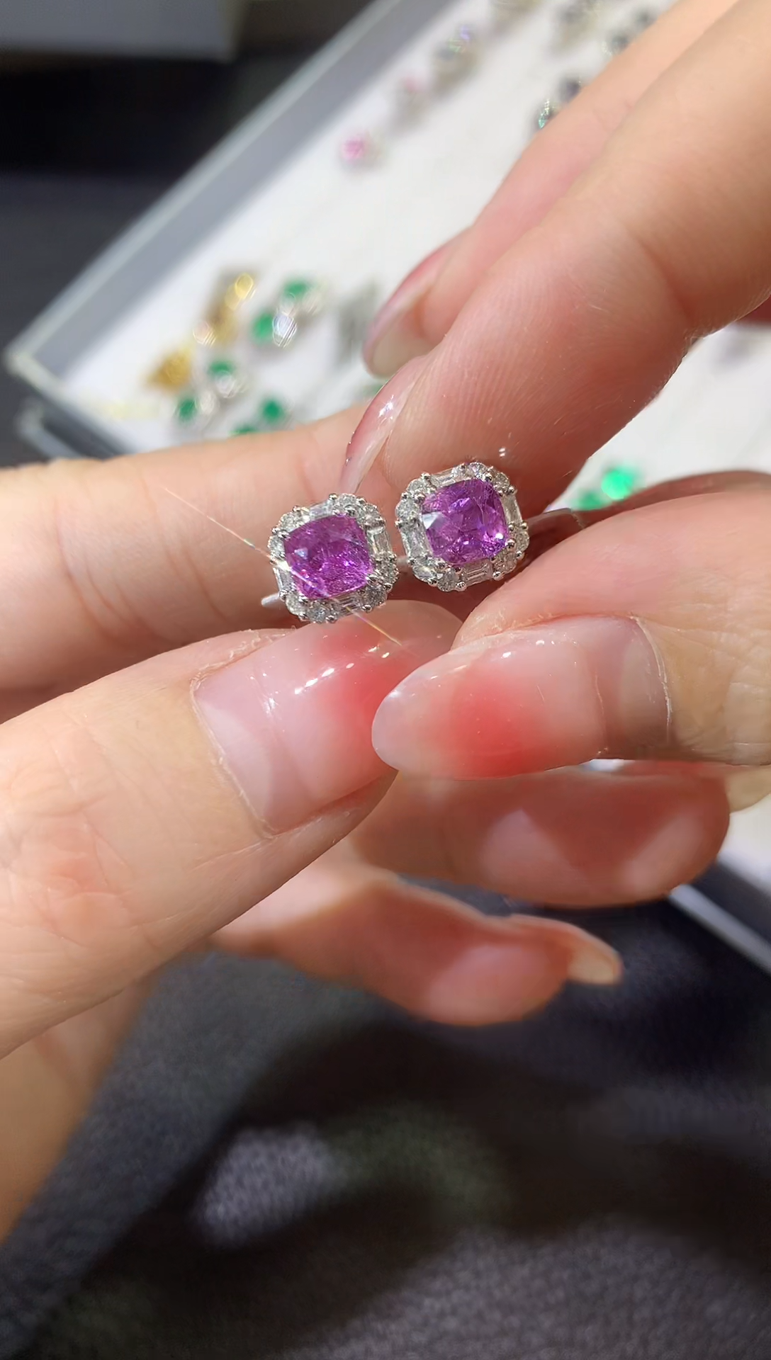 【闪购商品】彩色蓝宝石耳饰18K金镶嵌W58 