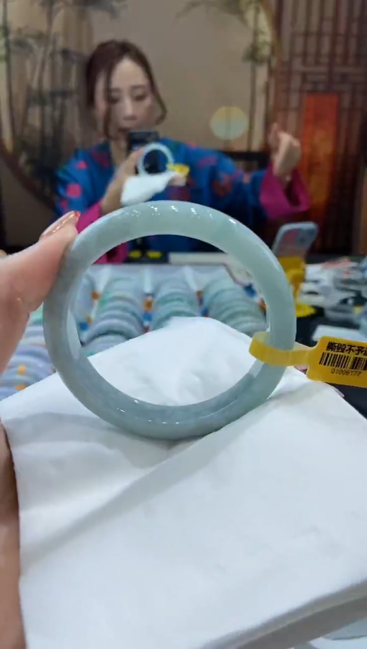 【闪购商品】翡翠手镯未镶嵌00008790