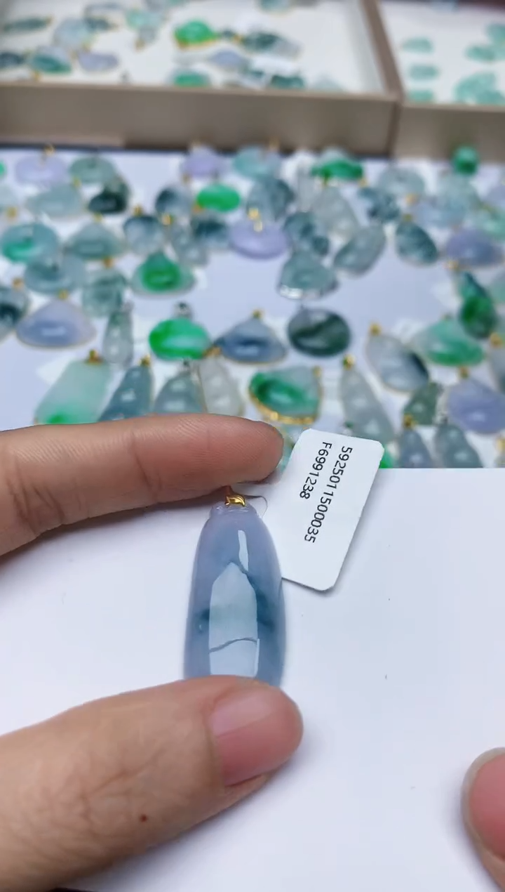 【闪购商品】翡翠颈饰18K金镶嵌天然翡翠A货    