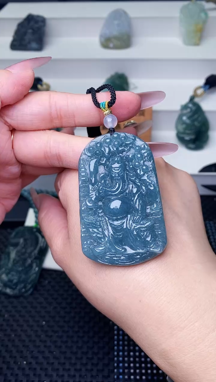 颈饰未镶嵌翡翠 