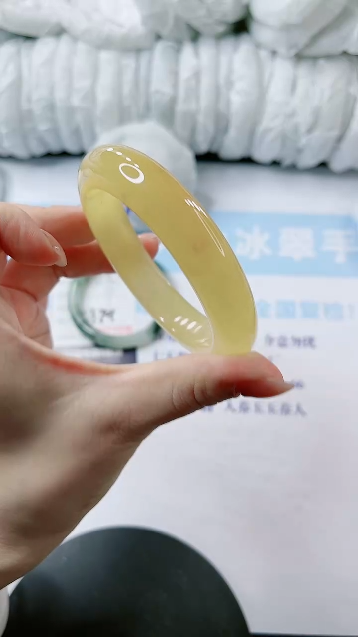 【闪购商品】石英质玉手镯未镶嵌多样性发货L380