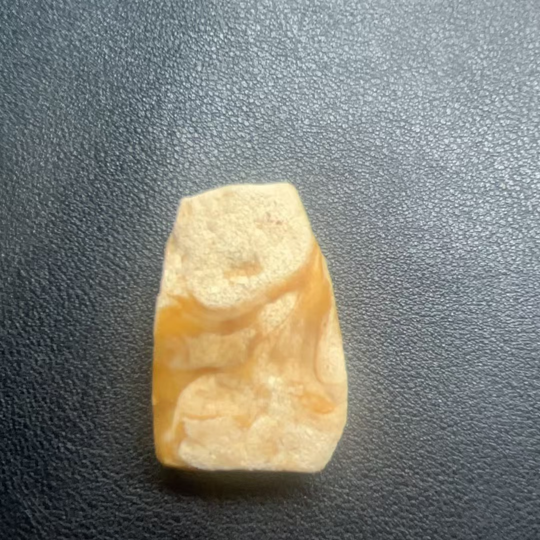 琥珀蜜蜡原石定制